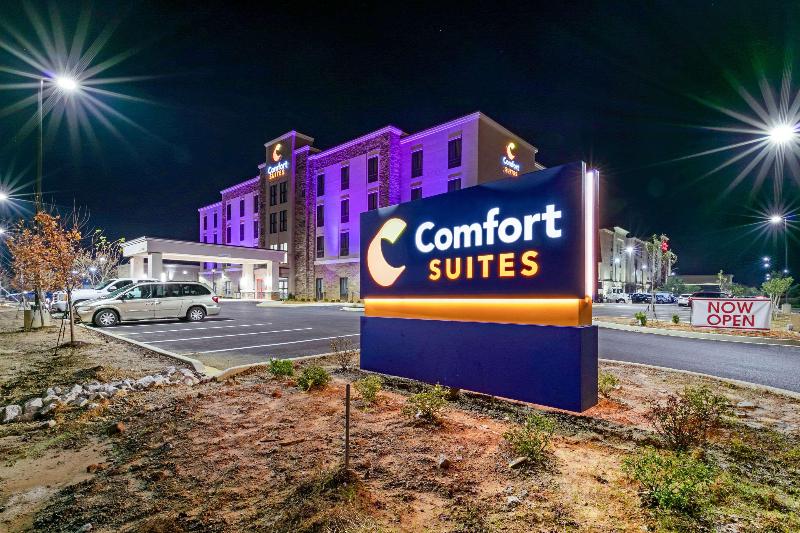 בית מלון כפרי Comfort Suites North Tupelo