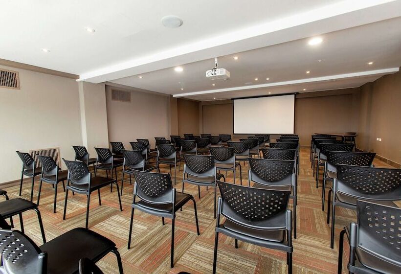 בית מלון כפרי Hampton By Hilton Lima San Isidro