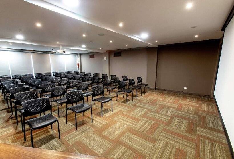 בית מלון כפרי Hampton By Hilton Lima San Isidro