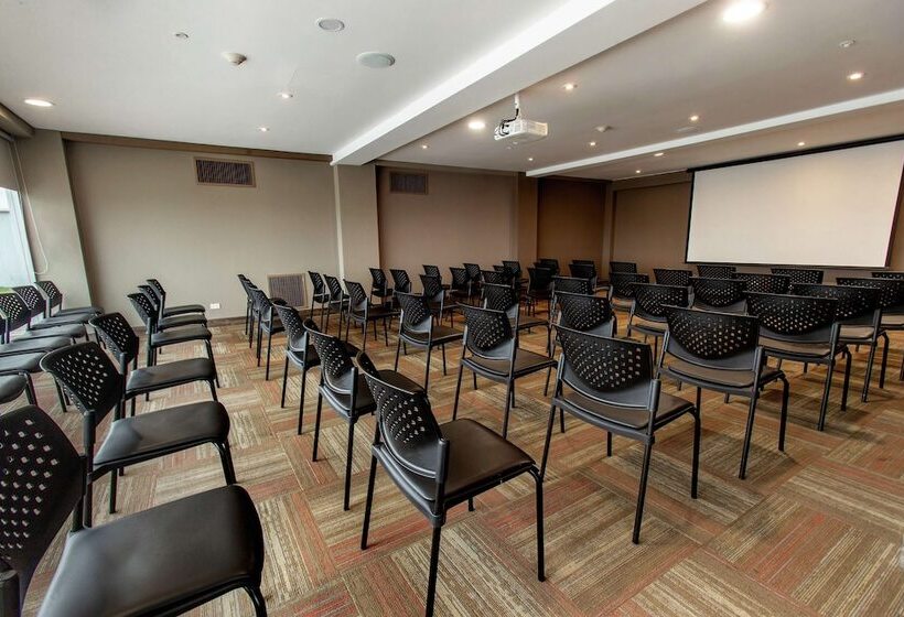 בית מלון כפרי Hampton By Hilton Lima San Isidro