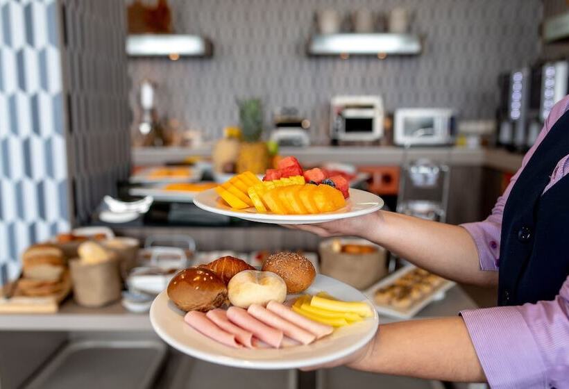 בית מלון כפרי Hampton By Hilton Lima San Isidro