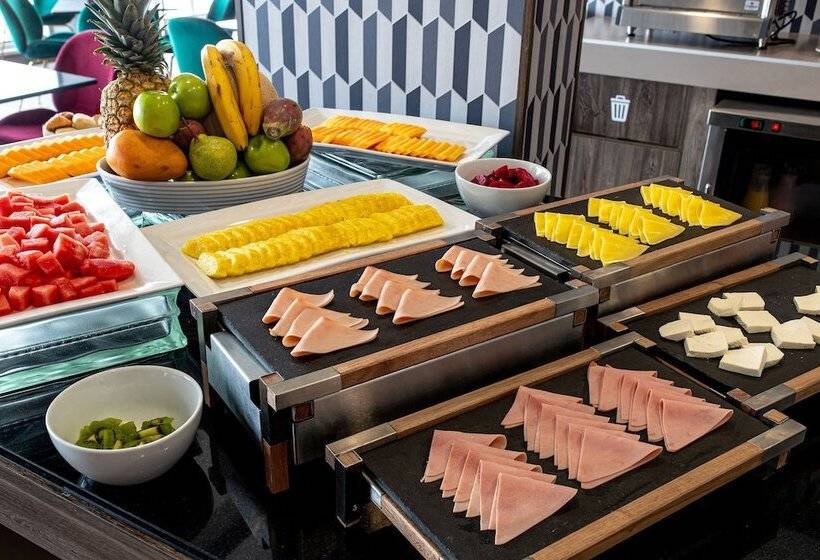 בית מלון כפרי Hampton By Hilton Lima San Isidro