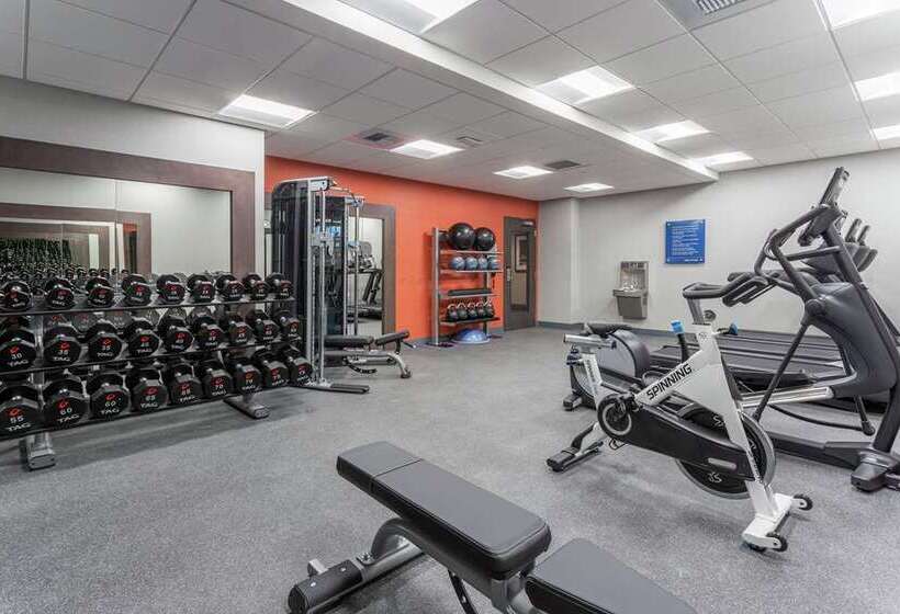 فندق Hampton Inn Oakland Downtown City Center