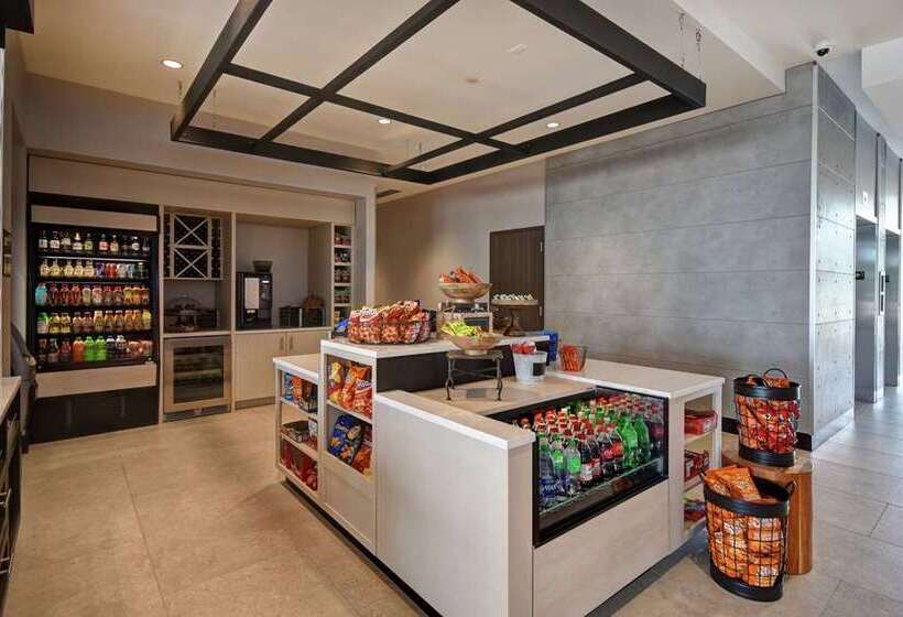 هتل Hilton Garden Inn Lansing West