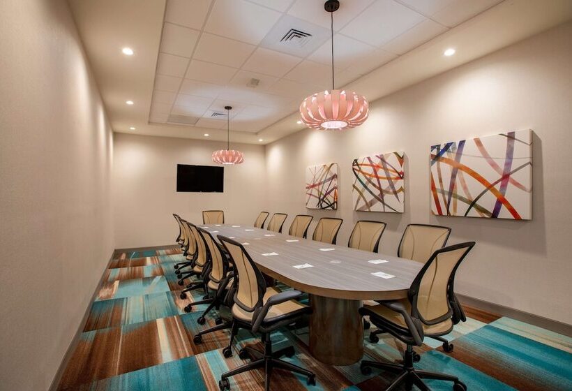 فندق Home2 Suites By Hilton Carlsbad