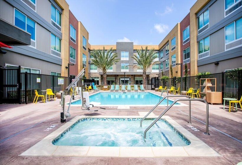 فندق Home2 Suites By Hilton Carlsbad