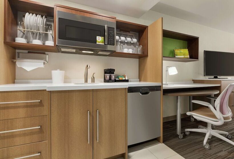 هتل Home2 Suites By Hilton Portland Airport Or