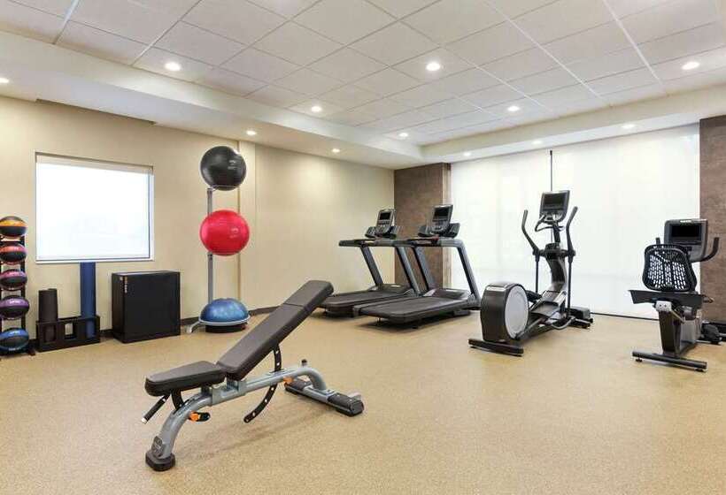 هتل Home2 Suites By Hilton Portland Airport Or