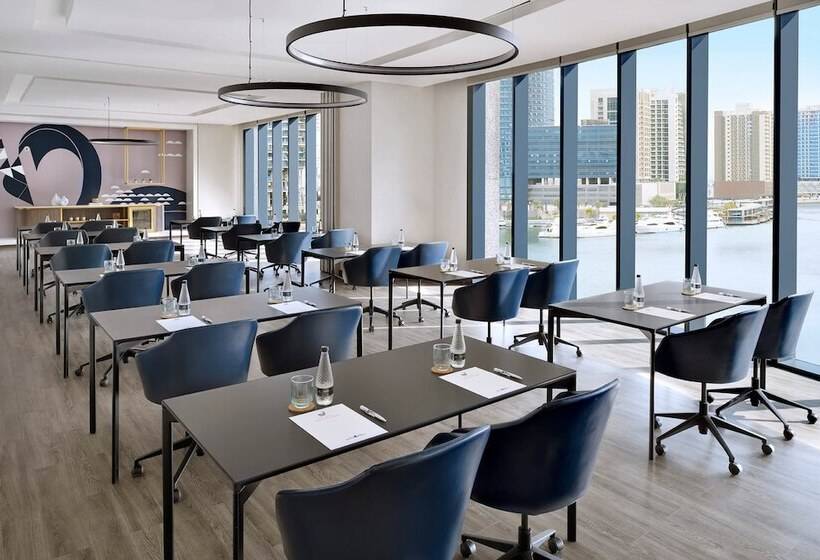 هتل Indigo Dubai Downtown, An Ihg