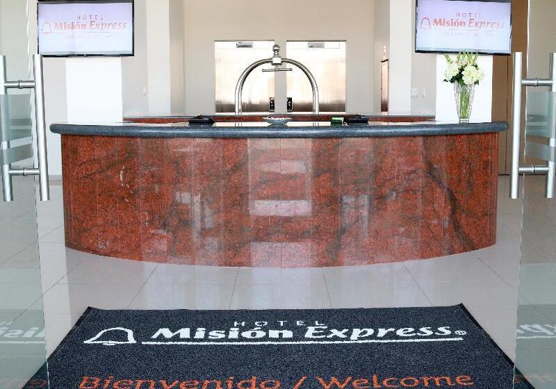فندق Misión Express San Juan Del Río