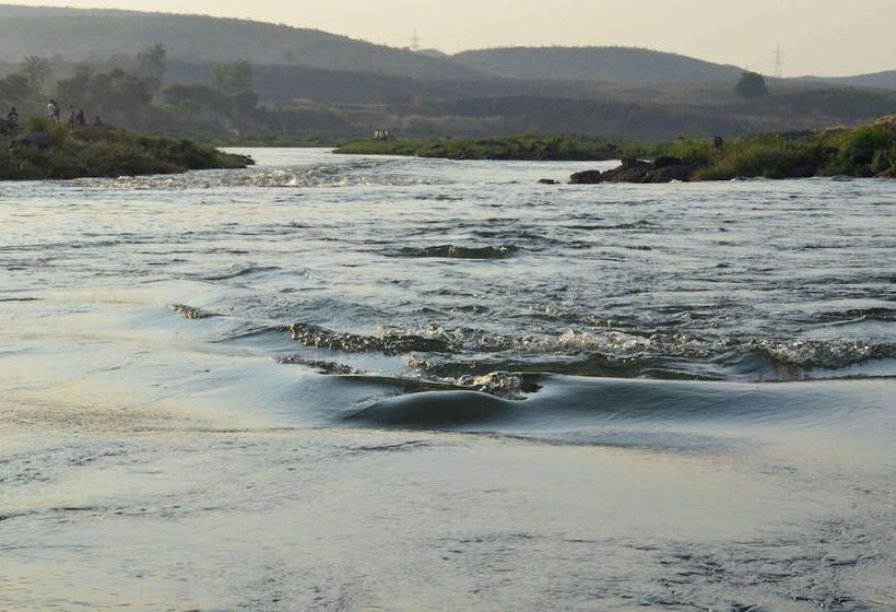 酒店 Radisson Blu Plaza Resort & Convention Centre Karjat