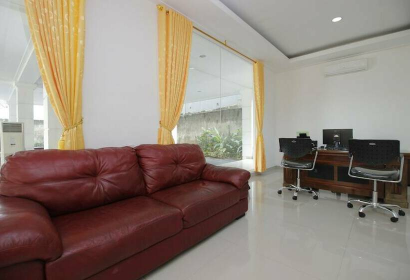 酒店 Reddoorz Premium @ Gandaria Jagakarsa