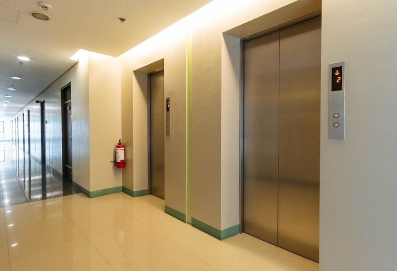 호텔 Reddoorz Premium Near Mrt North Avenue Station