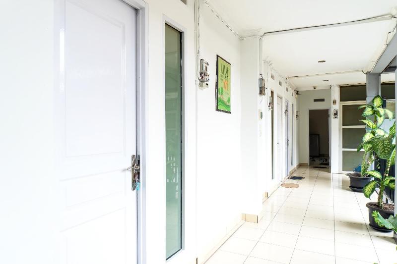 ホテル Sukaraja Residence By Oyo Rooms