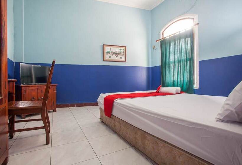 پانسیون Reddoorz @ Genteng Surabaya 2