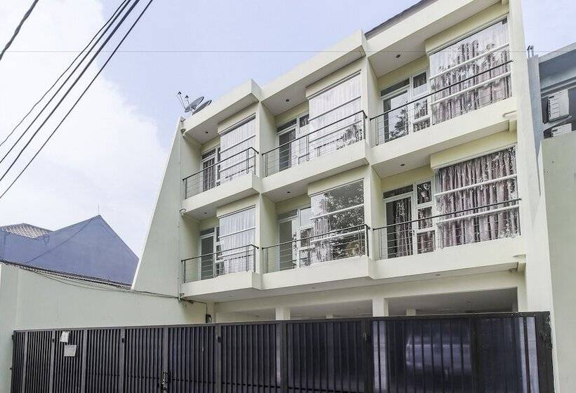 פנסיון Reddoorz Near Pancoran