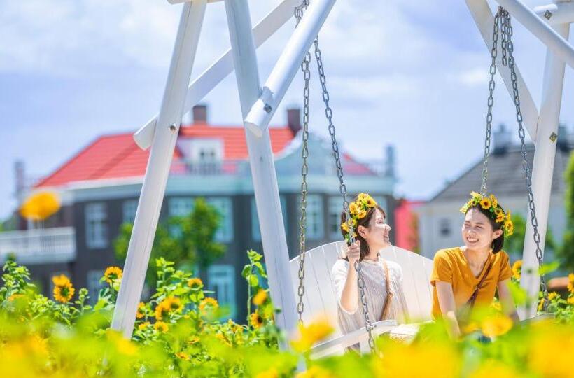 هتل Amsterdam Huis Ten Bosch