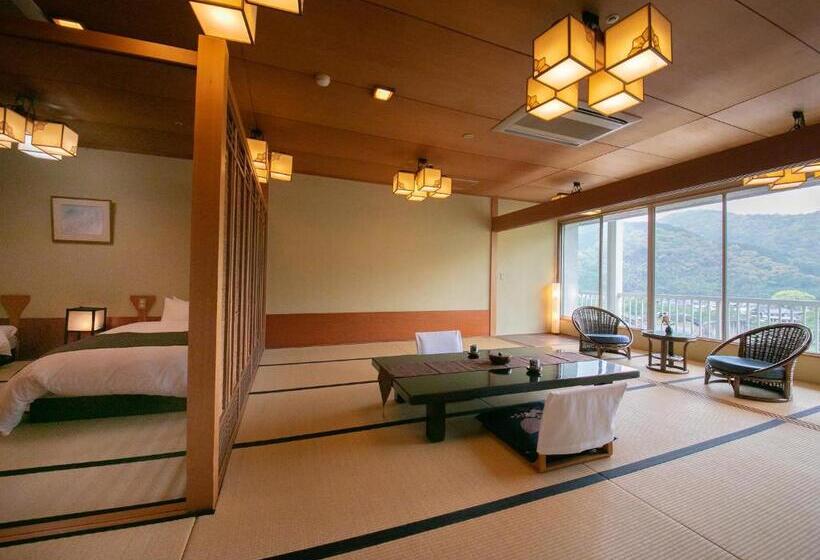 בית מלון כפרי Iwakuni Kokusai Kanko