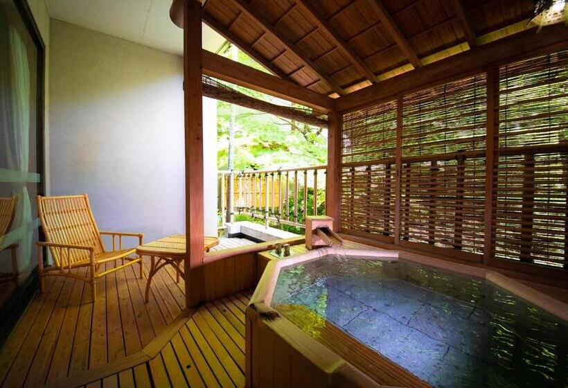 בית מלון כפרי Iwakuni Kokusai Kanko