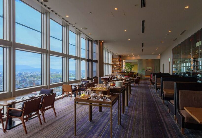 Курорт Hilton Fukuoka Sea Hawk