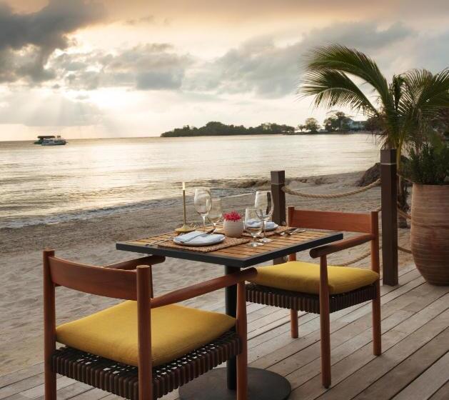استراحتگاه Sandals Negril   All Inclusive Couples Only