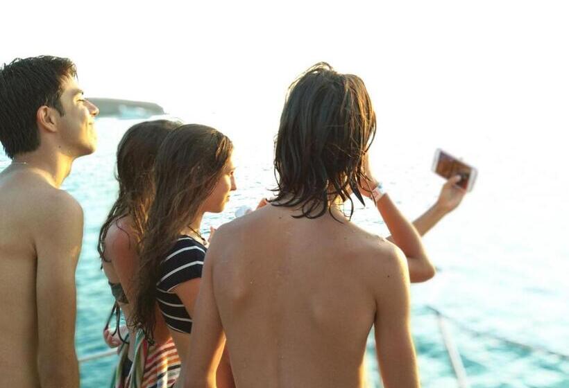 Club Cantamar Beach Hotel & Marina