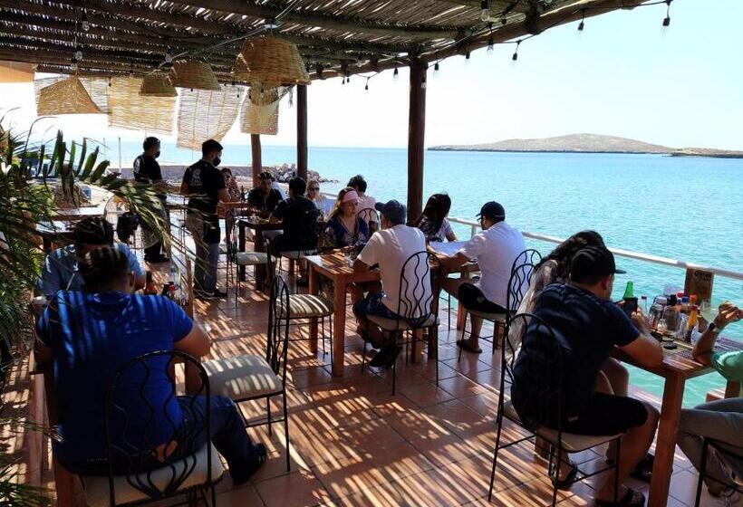 Club Cantamar Beach Hotel & Marina