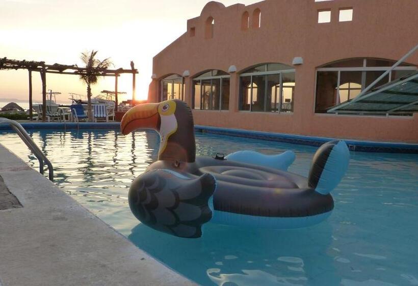 Club Cantamar Beach Hotel & Marina