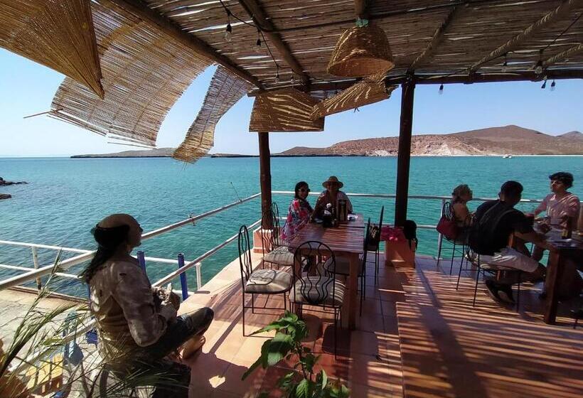 Club Cantamar Beach Hotel & Marina