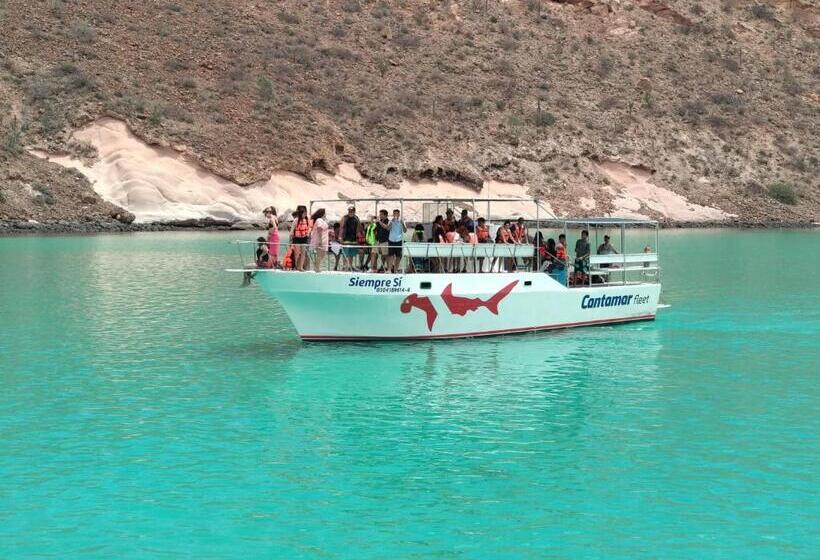 Club Cantamar Beach Hotel & Marina