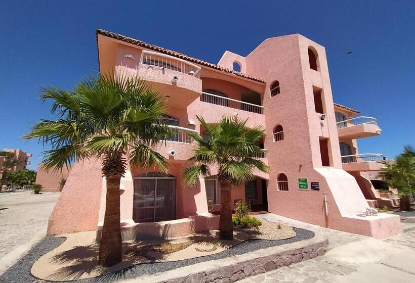 Club Cantamar Beach Hotel & Marina