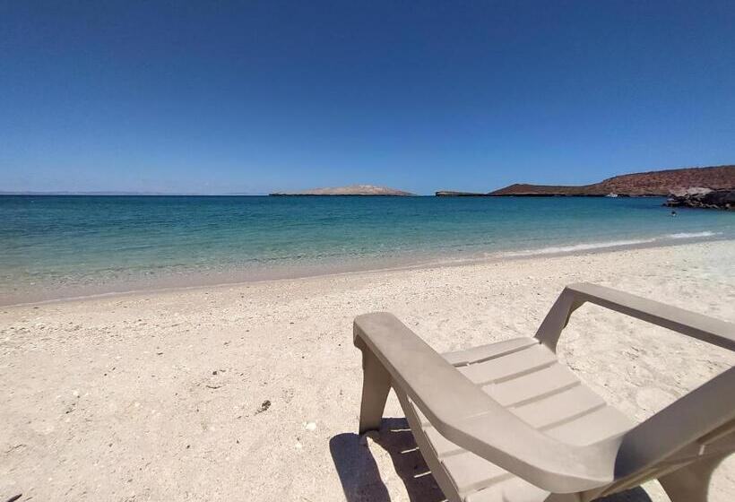 Club Cantamar Beach Hotel & Marina