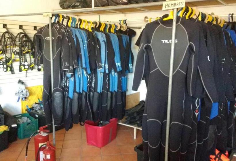 Club Cantamar Beach Hotel & Marina