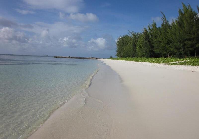 هتل Aquarius Beach Tower