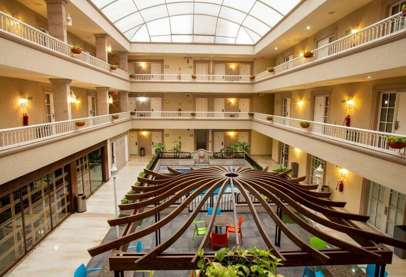 בית מלון כפרי Best Western Plus Monterrey Colon