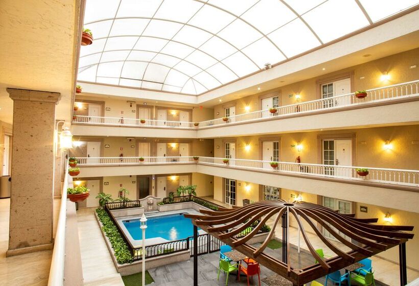 בית מלון כפרי Best Western Plus Monterrey Colon