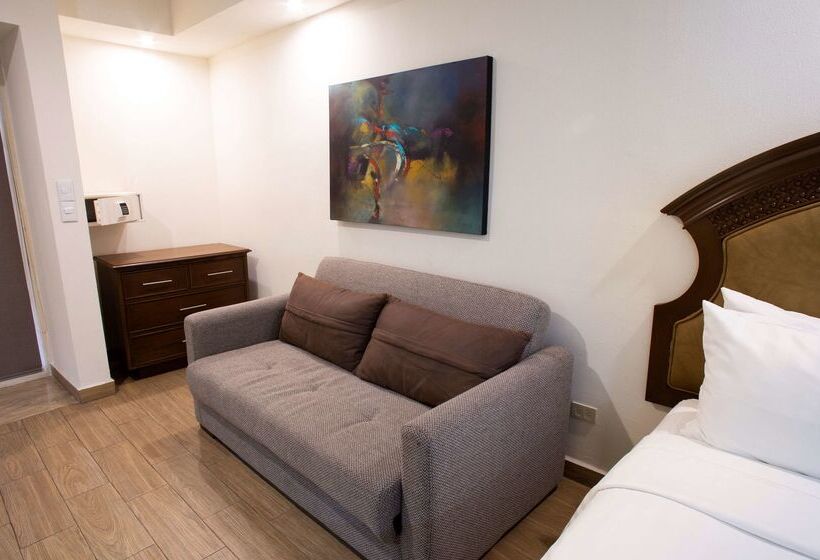 בית מלון כפרי Best Western Plus Monterrey Colon