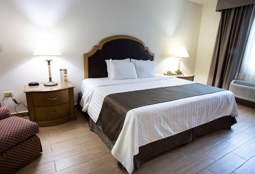 בית מלון כפרי Best Western Plus Monterrey Colon