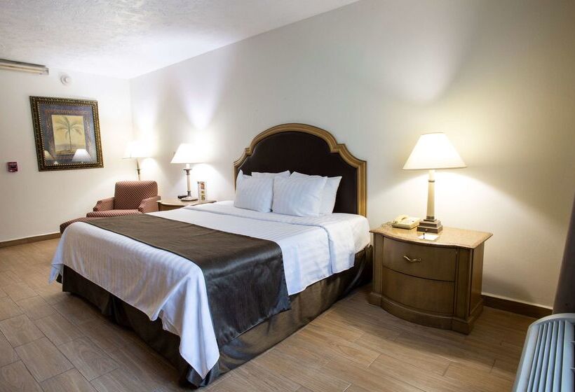 בית מלון כפרי Best Western Plus Monterrey Colon