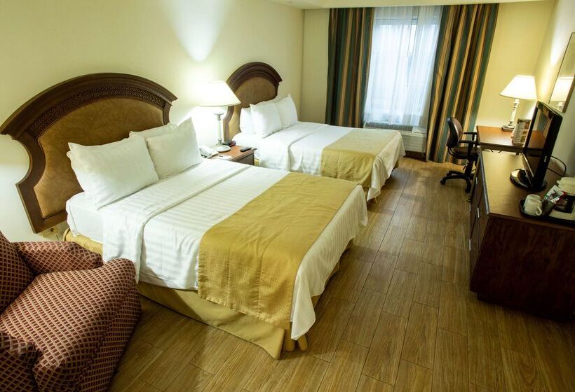 בית מלון כפרי Best Western Plus Monterrey Colon