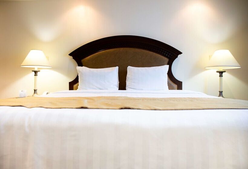 בית מלון כפרי Best Western Plus Monterrey Colon