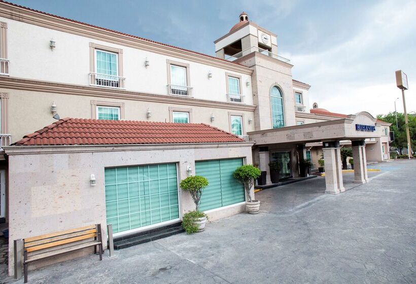 בית מלון כפרי Best Western Plus Monterrey Colon