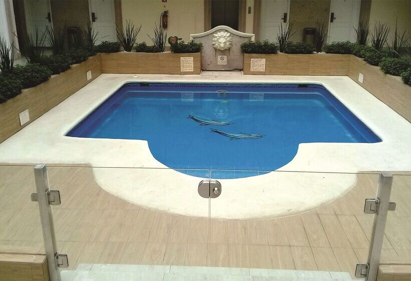 בית מלון כפרי Best Western Plus Monterrey Colon