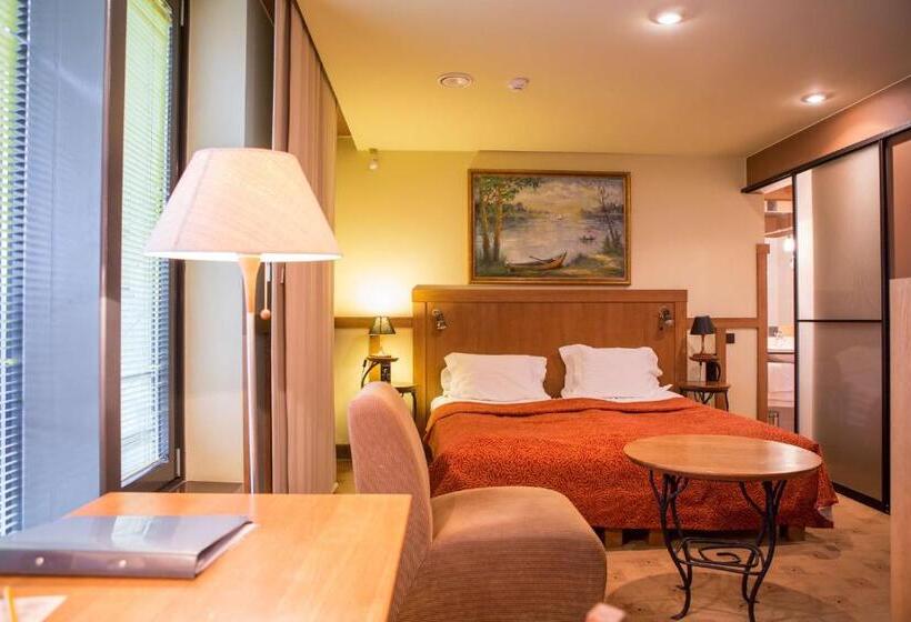 هتل Best Western Santakos