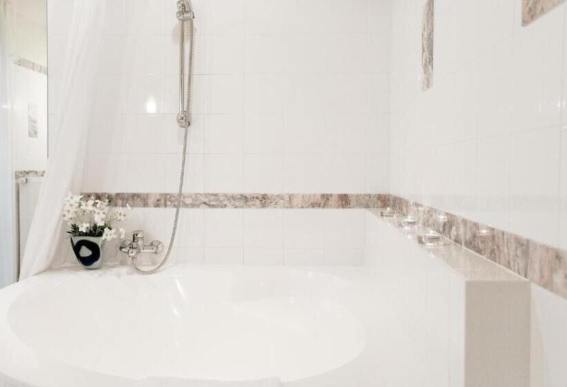 هتل Best Western Santakos