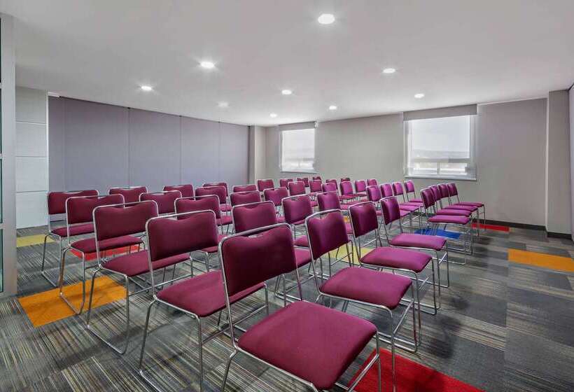 Отель Comfort Inn Queretaro