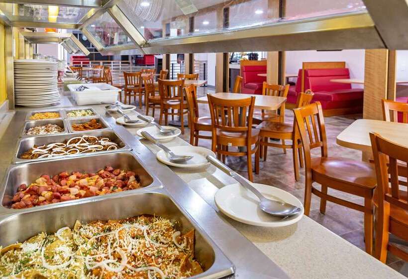 Отель Comfort Inn Queretaro