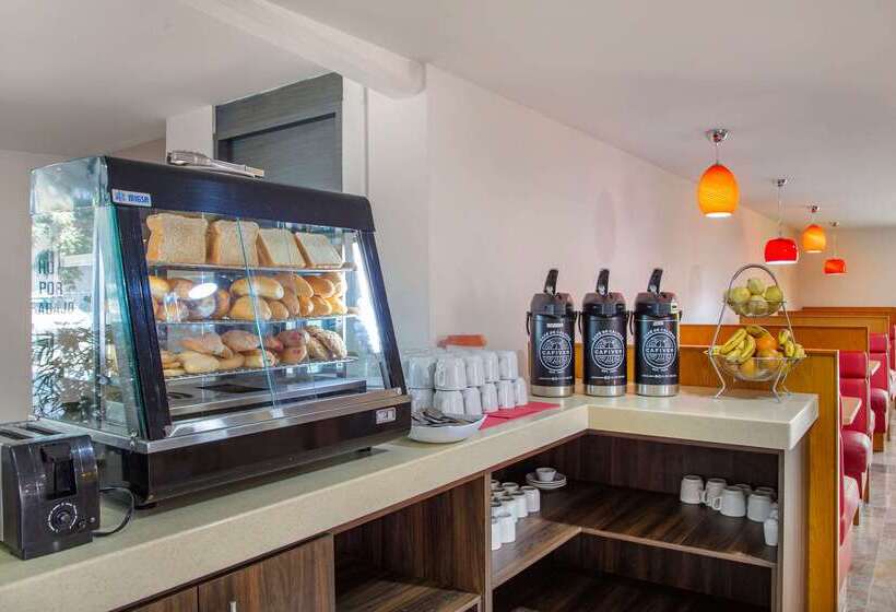 Отель Comfort Inn Queretaro