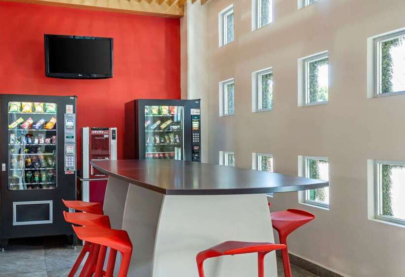 Отель Comfort Inn Queretaro