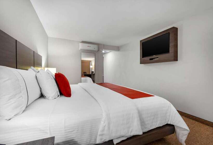 Отель Comfort Inn Queretaro